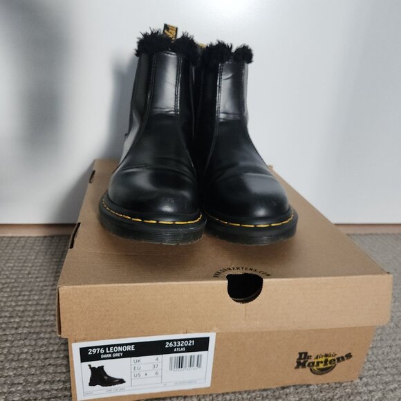 Dr. Martens 2976 Leonore Chelsea Boots - Picture 3 of 7
